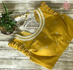 Designer Blouse Ideas, Saree Blouse Ideas, Basic Blouse Designs, Blouse Inspiration, Mustard Blouse, Saree Jacket Designs, Sleeveless Blouse Designs, Long Blouse Designs, Paid Promotion