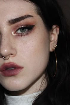 Daily Grunge Makeup, Hooded Eye Grunge Makeup, Soft Edgy Makeup, Grungy Eye Makeup, Subtle Grunge Makeup, Messy Eye Makeup, Star Eye Makeup, Earthy Makeup, Soft Grunge Makeup