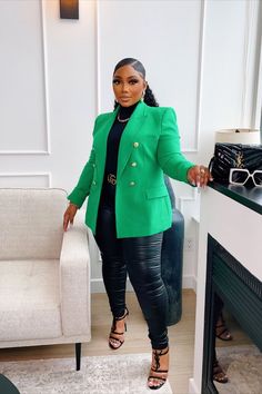 Tamara Renaye, Bottega Green, Green Blazer Outfit, Women Style Inspiration, Blazer Look, Blazer Outfits For Women, Fall Outfits For Women, Green Blazer