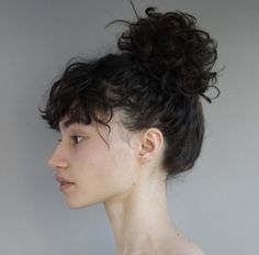 Roman Nose Side Profile, Side Pfp Reference, Long Hair Side Profile, Curly Hair Side Profile, Unique Side Profile, Roman Nose, Portrait Drawing Tips, Long Natural Curly Hair, Side Portrait