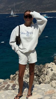 Sporty And Rich Aesthetic, Paris Mode, Sporty And Rich, Looks Chic, Sporty Outfits, French Riviera