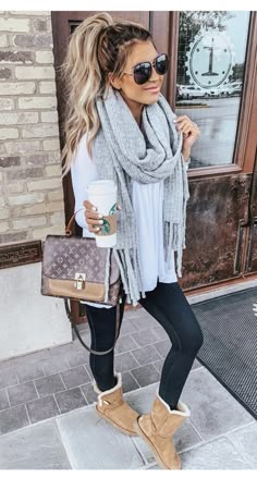 Shoes With Leggings, Athleisure Outfits Summer, Leggings Outfits, Pants Outfit Casual, Legging Outfits, Fall And Winter Fashion, Cute Winter Outfits, Athleisure Outfits, Cute Fall Outfits