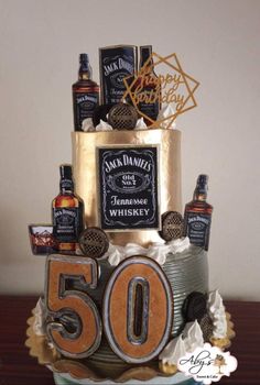 Activos para pedidos en ciudad bolívar Venezuela 04127960838 instagram @abysweetcake Jack Daniel Theme Birthday Party, Jack Daniels Cupcakes, Whisky Cake, 50th Birthday Cakes For Men, Wishes For Baby Boy, Beer Mug Cake, Whisky Jack