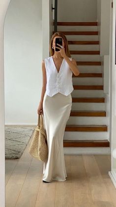 Work Fits Summer, Goelia Fashion, Nancy Meyers Aesthetic Outfits, Feminine Aura, Modest Classy, Bbq Outfits, Size 8 Fashion, Work Fits, Corporate Fashion