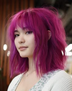 Magenta Hair, Funky Hair, Spring Hair Color, Hair Color Pink, Short Hair Styles For Round Faces, Alternative Hair, Hair Color And Cut, Hair Dye Colors