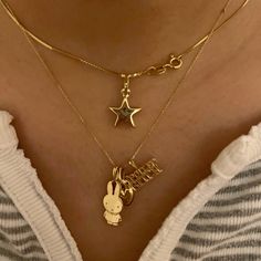 14K gold charms from @yeahitsjewelry Gold Jewelry Stack Necklace, Cool Gold Necklaces, Gold Chain Stack, Necklace Stacks Gold, Gold Jewelry Layering, Vintage Jewelry Gold, Evry Jewels Necklace Stack, Gold Jewellery Stack, Dainty Gold Jewelry Aesthetic