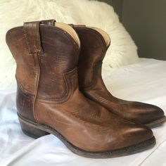 Frye Ankle Boots. Western Style W/ A Pointed Toe And About 1” Heel. Super Condition. Size 7.5b Ankle Boots Western, Frye Ankle Boots, Boots Western, Frye Shoes, Western Style, Western Fashion, Bootie Boots, Ankle Boots, Size 7