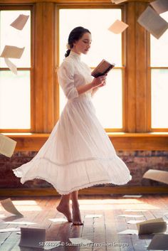 Book Pose, Books Photography, Historical Women, Woman Reading, Reading A Book, 가을 패션, Book Photography, Historical Fashion