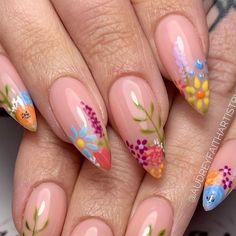 Floral Nails Colorful, Nail Art Spring Flowers, Floral Easter Nails, Flower And Leaf Nails, April Nails Almond, Spring Cute Nails, Alt Spring Nails, Easter Floral Nails, Spring Nails Design Ideas