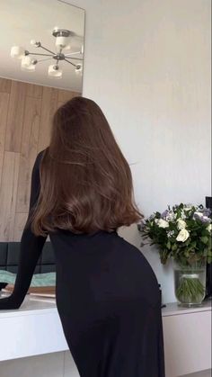 Long To Short Haircut, 2024 Hair Trends For Women, 2024 Hair Trends, Latina Hair, Minimalist Hair, Simple Prom Hair, Easy Hairstyles For School, Color For Brunettes, Hair Color For Brunettes