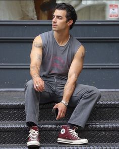 Masc Fashion, Style For Men, Mens Outfit Inspiration, Outfits With Converse, Joe Jonas, Jonas Brothers, Mens Trends, Men Fashion Casual Outfits