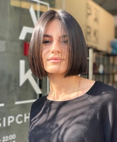 Easy Trendy Hairstyles, Hair Magazine, Penteado Cabelo Curto, Short Haircut, Short Hair Haircuts, Stylish Hair, Hair Today