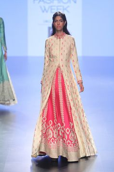 SVA at Lakmé Fashion Week summer/resort 2016 | Latest indian fashion looks | Best of India's Fashion Mehandi Outfits, Wedding Guest Outfit Inspiration, Dressing Ideas, Indian Designer Outfits, Manish, Desi Fashion