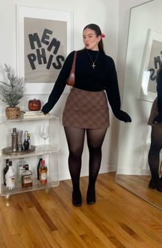 2x Outfit Ideas, Midsize Bday Outfits, Parisian Chic Style Plus Size, Casual Elegant Outfits Plus Size, Fall Fit Plus Size, Stockings With Skirt Outfit, Ootd Mid Size, Thick Body Fall Outfits, Plus Size Fall Fashion Aesthetic