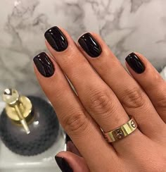 Black Nail Color, Fall Nail Color Ideas, Nail Polish Ideas, Ideas For Autumn, Fall Nail Color, Nail Color Ideas, Short Gel Nails, Fall Nail Trends, Polish Ideas