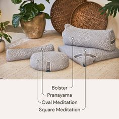 the diagram shows how to use pillows for meditation