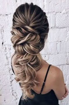 Sanggul Modern, Bridal Hairstyles With Braids, Classic Wedding Hair, Wedding Braids, Elegant Wedding Hair, Best Wedding Hairstyles, Long Hair Wedding Styles, Trendy Wedding Hairstyles, Trending Hairstyles