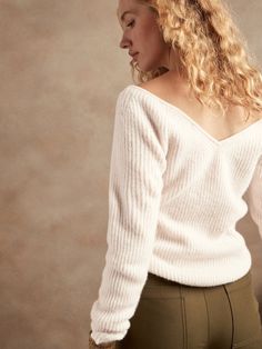 Soft and warm, this cozy wool-blend sweater has a wide v-neck cut at front and back for a feminine fit.  Style it way off-the-shoulders and instantly transition from work to weekend.  SUSTAINABILITY: Made with a blend of warm wool and recycled polyes Fall Work Outfits, Outfit Ideas Trendy, Fall Wardrobe Essentials, Pumpkin Spice Season, Curated Closet, Top Banana, Fall Outfits For Work, Colors Brown, 2024 Trends