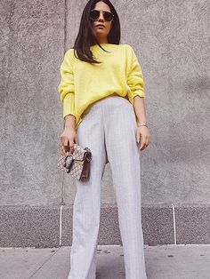 Yellow Sweater Outfit Fall, Sweater Outfits For Work, Yellow Sweater Outfit, Chunky Sweater Outfit, Outfits For Work, Fav Color, Office Wear Women, Working Women, Minimalist Capsule Wardrobe