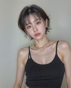 Feminine Short Hair, Ulzzang Short Hair, Girls Short Haircuts, Layered Haircuts For Medium Hair, Easy Bun, Easy Bun Hairstyles, Asian Short Hair