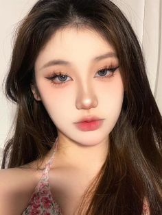 Baddie Korean Makeup, Look Make Up Korea, Korean Idol Makeup, Make Up Korea, Medium Long Haircut, Makeup Ulzzang, Pop Makeup