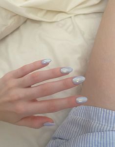 Cute Nails Asian, Laufey Nails, Nails Inspo Minimalist, Nails Classy, Wow Nails, Hello Nails, Romantic Nails, Punk Nails, Minimal Nails