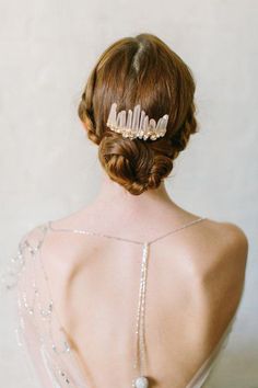 RUE rose quartz bridal comb boho wedding hair by Emma Katzka Bridal #weddinghair Wedding Boho Dress, Boho Wedding Hair Accessories, Quartz Crown, Bohemian Headpiece, Boho Bridal Jewelry, Beautiful Wedding Hair, Urban Wedding Venue, Boho Gown, Boho Wedding Hair