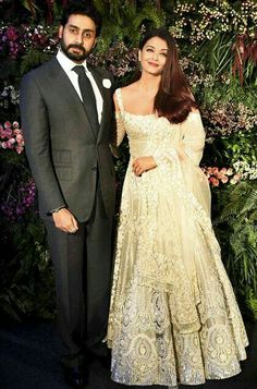 Virat Kohli Anushka Sharma, Aishwarya Abhishek, Cold Shoulder Blouse Designs, Kohli Anushka, Embroidered Suits, Sabyasachi Bridal, Abhishek Bachchan, Mehndi Ceremony, Reception Lehenga