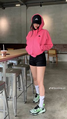 Korean Sports Outfit, Korean Streetwear Outfit, Sports Korean Outfit, Korean Workout Outfit, Asian Gym Outfit, Korean Gym Outfit, Workout Clothes Korean, Korean Sporty Outfits, Korean Street Style