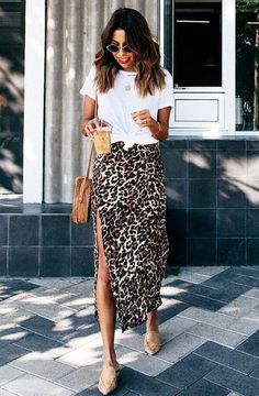 Rok Outfit, T Shirt Branca, Leopard Print Skirt, Animal Print Skirt, Outfit Chic, Skirt Midi, 가을 패션, Print Skirt, Mode Inspiration