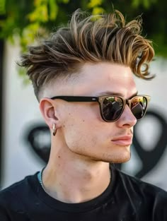 Textured Fade, Quiff Hairstyles Men, Classic Mens Haircut, Outdoor Background, Mid Fade Haircut, Strong Jawline, Angular Face, Mid Fade