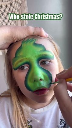 Grinch Makeup Kids, The Grinch Face Paint, Grinch Face Painting, Grinch Face Paint, The Grinch Face, Diy Face Paint, Painting Shorts, Christmas Face Painting, Face Painting Tutorials