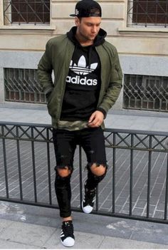 Urban Style Outfits Men, Cheap Ripped Jeans, Fashion Poncho, Streetwear Ideas, Herren Style, Urban Style Outfits, Streetwear Mode, How To Look Handsome, Outfit Jeans