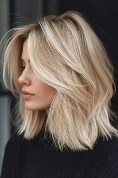 Spring Haircuts, Blonde Hair Transformations, Blonde Hair Inspiration, Blonde Hair Looks, Shoulder Length Hair Cuts, Short Blonde Hair, Shoulder Length Hair, Medium Length Hair Cuts