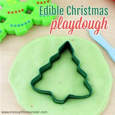 Apple scented playdough recipe - Perfect for Autumn! - Messy Little Monster Sensory Bottles For Babies, Marshmallow Slime, Ocean In A Bottle, Ornament Recipe, Monkey Craft, Elf Craft, Fingerprint Christmas, Christmas Paper Chains