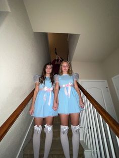 2 Duo Halloween Costumes, The Shining Twins Costume College, Shining Sisters Costume, Halloween Costumes For Brunette Duos, Shinning Twins Halloween Costume, Cute Halloween Costumes For Duos Girl, Blonde And Brunette Best Friends Costume, Halloween Two Girls Costumes, Duo Blonde Halloween Costumes