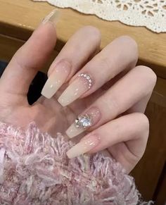 Ongles Bling Bling, Simple Gel Nails, Basic Nails, Shiny Nails, Nail Art Designs Videos, Pearl Nails, Nail Swag, Fake Nail