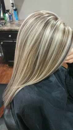 3 Shades Of Blonde Highlights, Caramel Blonde Lowlights, 3 Colour Highlights Blondes, Blonde Coloring Ideas, Bright Blonde Hair With Lowlights Fall, Blonde And Low Lights Hair Color, Summer Blonde Hair With Lowlights Long Layered, Blondes With Lowlights For Fall, Blonde Definition Highlights