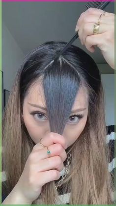 How to cut your own curtain bangs : The best to cut own bangs with this PRODUCT. FOLLOW NOW for MORE tips ! #prettyhair #hairtips #beautifulhair #haircutes #hairtricks #hairhacks # Easy Hair Cuts, Diy Haircut, How To Cut Bangs, Bangs With Medium Hair, Haircuts Straight Hair, Long Hair With Bangs, Hairdo For Long Hair, Haircuts For Long Hair