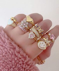 Hand Jewelry Rings, Y2k Rings, Girly Aesthetic, Jewelry Accessories Ideas, Classy Jewelry, Cute Rings