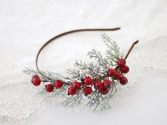 Red Berry Christmas Headband Winter Headband Pip Berry - Etsy Christmas Hair Piece, Christmas Headbands Women, Christmas Headband Diy, Christmas Headpiece, Headband Winter, Winter Wedding Hair, Headband Diy, Christmas Hair Accessories, Winter Headband