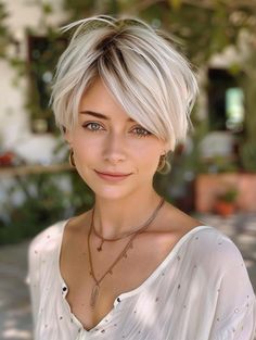 Cute and Easy Short Summer Hairstyles 2024 for Brunettes and Blondes Short Summer Hair 2024, Short Summer Hairstyles, Women Pixie Haircut, Pixie Haircut Fine Hair, Stop Obsessing, Curly Pixie Haircuts, Longer Pixie Haircut, Pixie Bob Haircut, Hairstyles 2024