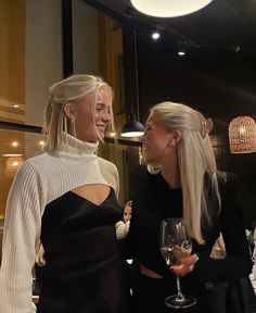 Blonde Hair Inspiration, Trendy Clothing, Mode Inspo, Blonde Girl, Pretty Hairstyles, Hair Looks, Hair Goals, Girls Night, The Earth