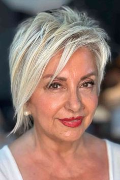 Asymmetrical Side-Swept White-Blonde Short Hair Asymetrical Haircut Short Over 50, Short Asymmetrical Hairstyles, Asymmetrical Pixie Cuts, Short Hair Cuts For Round Faces