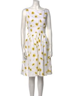 Kate Spade New York A-Line DressWhiteFloral PrintPleated AccentsSleeveless with Bateau NecklineExposed Zip Closure at BackDesigner Fit: Dresses by Kate Spade New York typically fit true to size. Kate Spade Dress, Knee Length Dress, Kate Spade New York, Knee Length, Print Patterns, Kate Spade, A Line, Floral Print, Dress Outfits