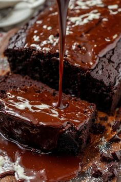 Indulge in the Ultimate Hot Fudge Brownie Bread for a decadent dessert your family will love! Try this easy recipe today. 
#dessert #hotfudgebrowniebread #baking #familydinner