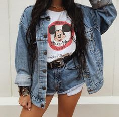 Disneyland Outfit Spring, Disney World Outfits Summer, Look Short Jeans, Disney Outfits Women, Disney Tee