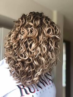 Perm Long Hair, Spiral Perm Short Hair, Spiral Perm Long Hair, Long Hair Perm, Spiral Perm, Short Permed Hair, Short Natural Curly Hair, Perm Hair, Natural Curly Hair Cuts