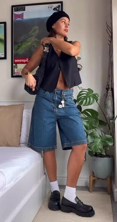 Cali Outfits Summer, Loose Summer Outfits, Summer Outfits Nyc, Doctor Martens, Pakaian Hipster, 2024 Fits, Tomboy Femme, 23 Summer, Look Grunge