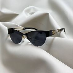 Pretty Sunglasses, Dubai Safari, Classy Glasses, Trendy Glasses, Cute Sunglasses, نظارات شمسية, Fashion Eye Glasses, Stylish Glasses